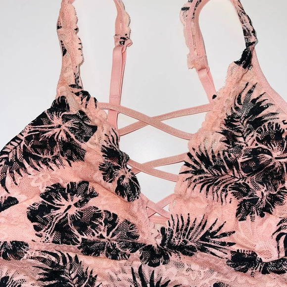 PINK Victoria’s Secret Pink & Black Hibiscus Print Strappy Lace Bralette Small - Picture 3 of 9